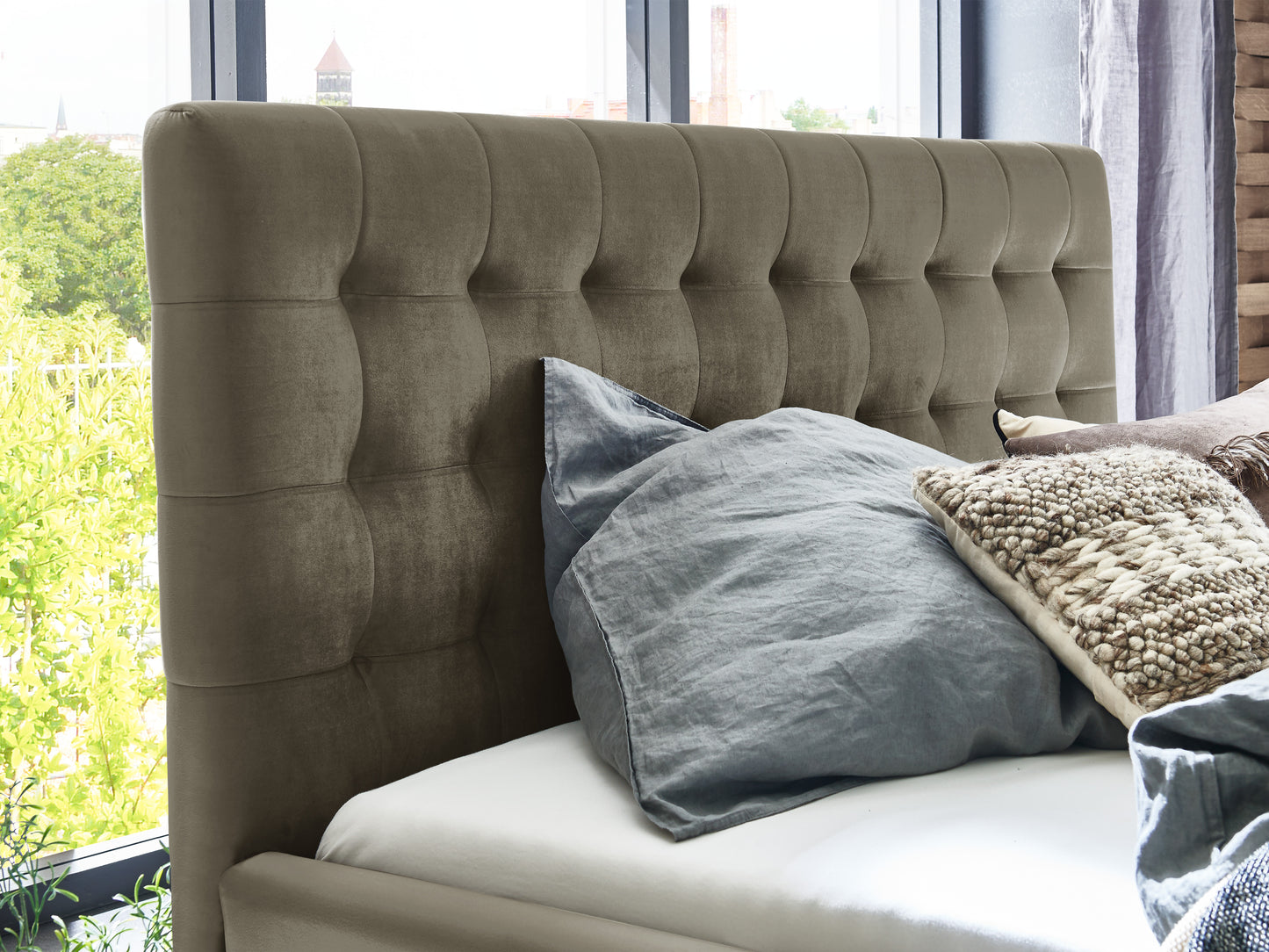 Taupe